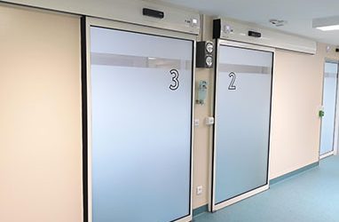 Doors with controlled leakage flow