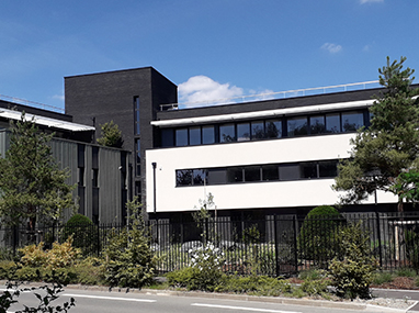 Brises soleil et coulissants aluminium pour un immeuble de bureaux à Wasquehal