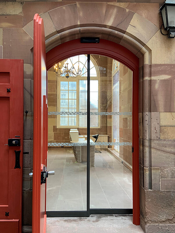 Intégration d'une porte Portalp RS sur le site de la Cathédrale de Strasbourg.